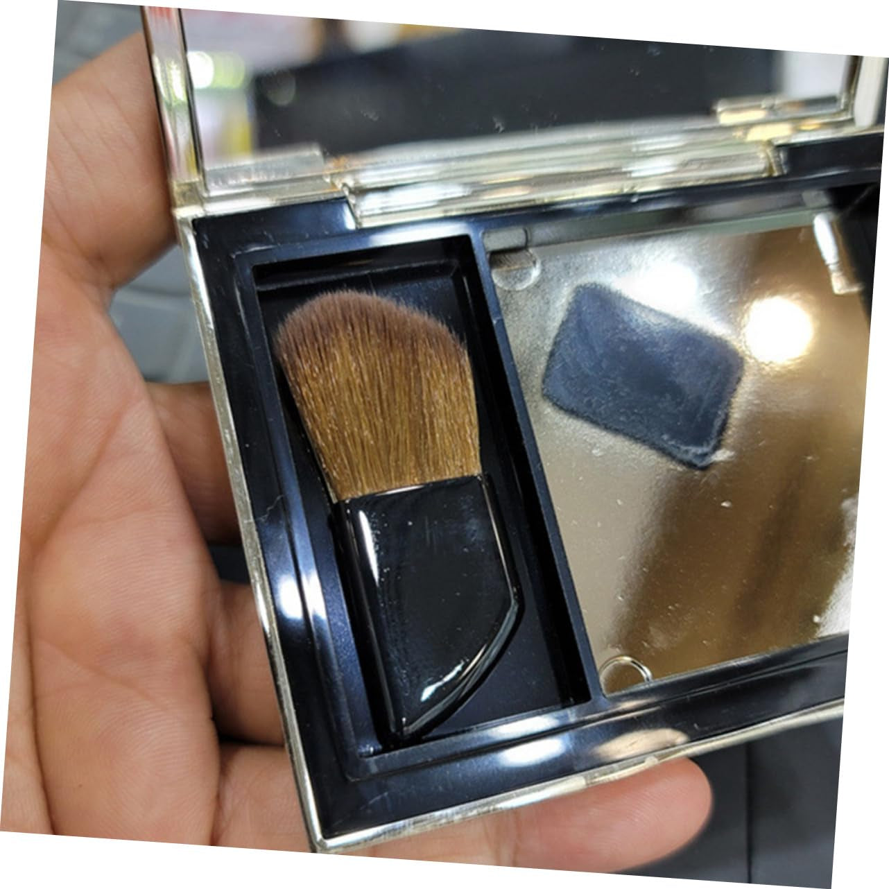 2Pcs Portable Travel Makeup Brush Professional Blush Applicators Soft Bristles for Even Powder Distribution Go Cosmetic Touch-Ups